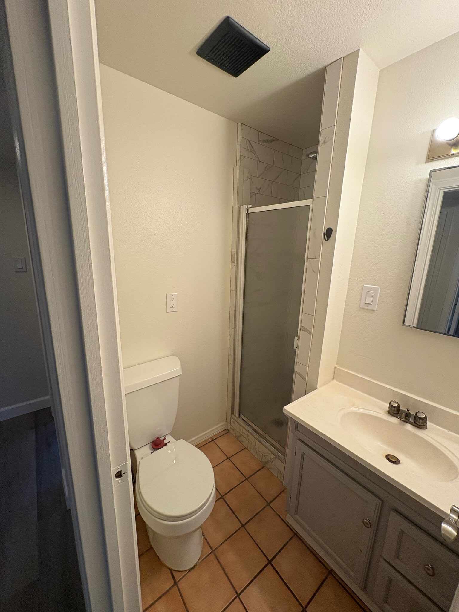 Sink, toilet and shower - 23162 Smith Rd