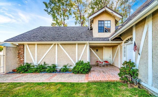 Building Photo - 30428 Penrod Dr
