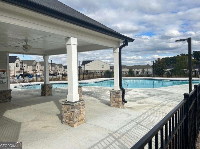 Building Photo - 950 Sunny Lk Dr
