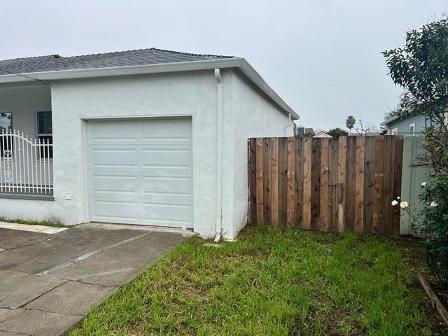 Building Photo - 215 Odessa Ave