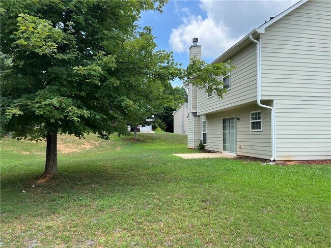 Building Photo - 1909 Hampton Springs Ct SW