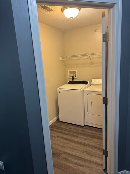 Laundry room - 5983 Boulder Vw