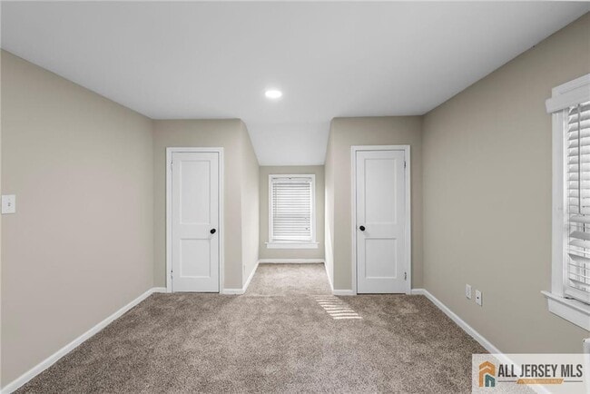 Building Photo - 76 Carlisle Ave