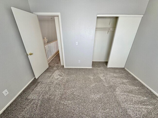 Building Photo - THIS IS A CHARMING TWO-STORY NORTH LAS VEG...