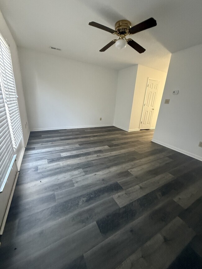 Building Photo - 203 S Lincoln St