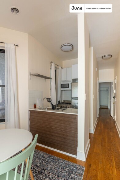 Building Photo - Private bedroom in 2 bed/1 bath Home