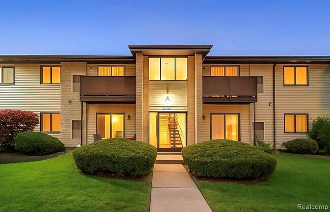 Building Photo - 7538 Manor Cir