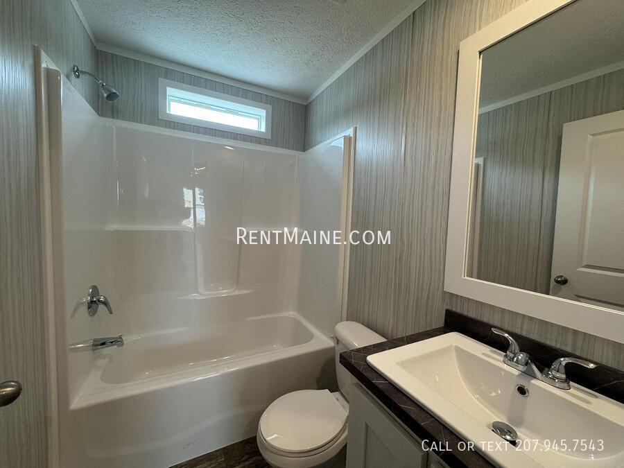 Building Photo - 111 H St