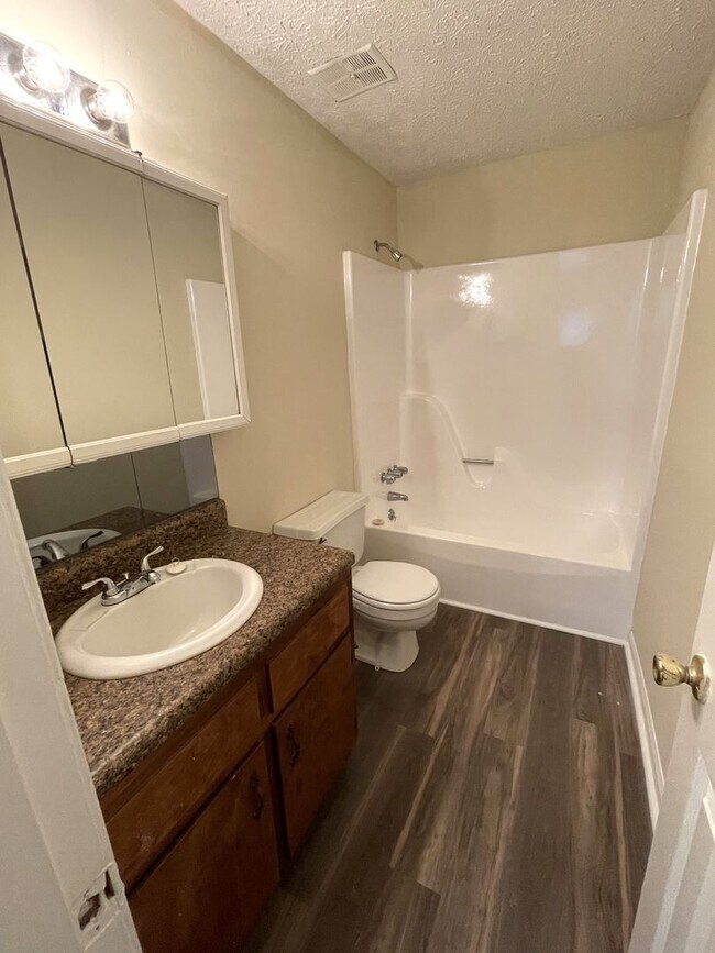 Building Photo - LEXINGTON HEIGHTS - 435/437