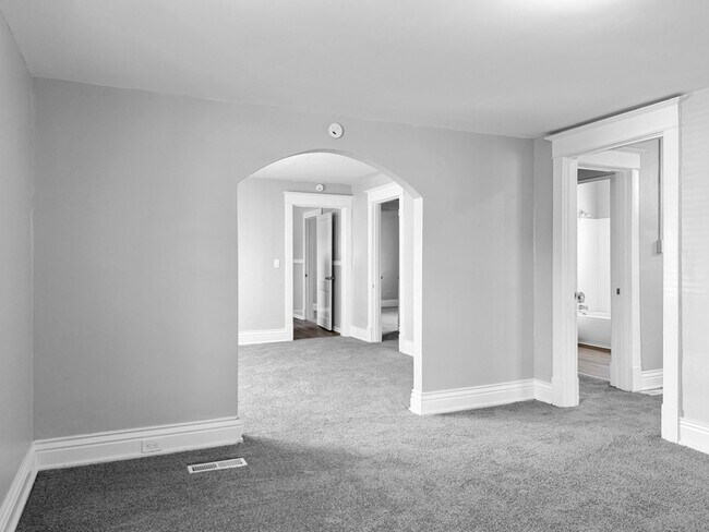 Building Photo - 127 N 40th St