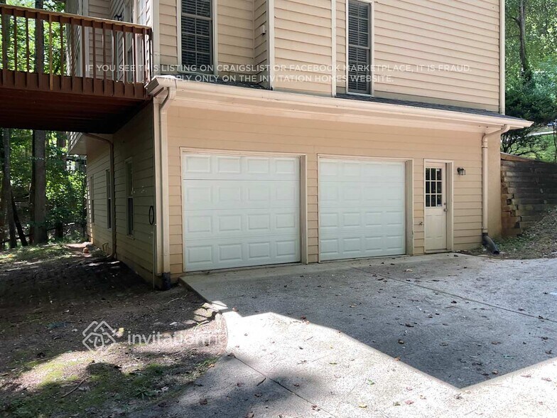 Building Photo - 3620 Broken Arrow Dr
