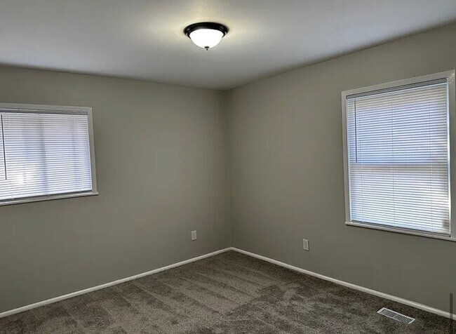 Building Photo - 9962 Catalina Dr