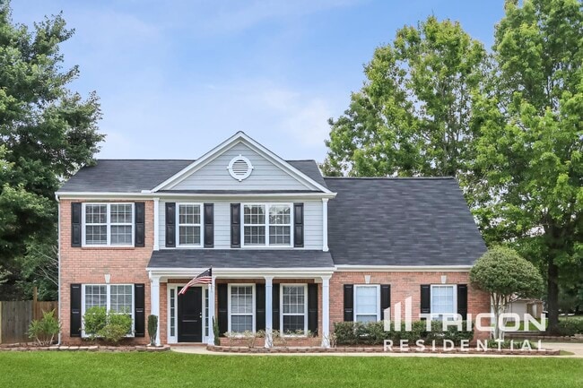 Building Photo - 203 Woodcreek Way