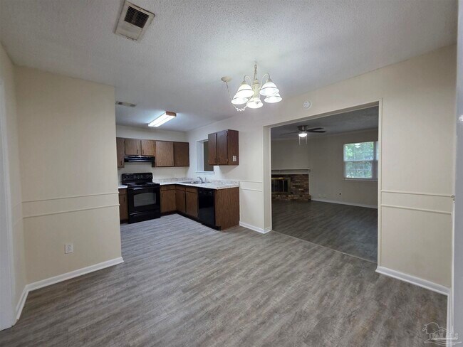Building Photo - 4925 La Ceiba Dr