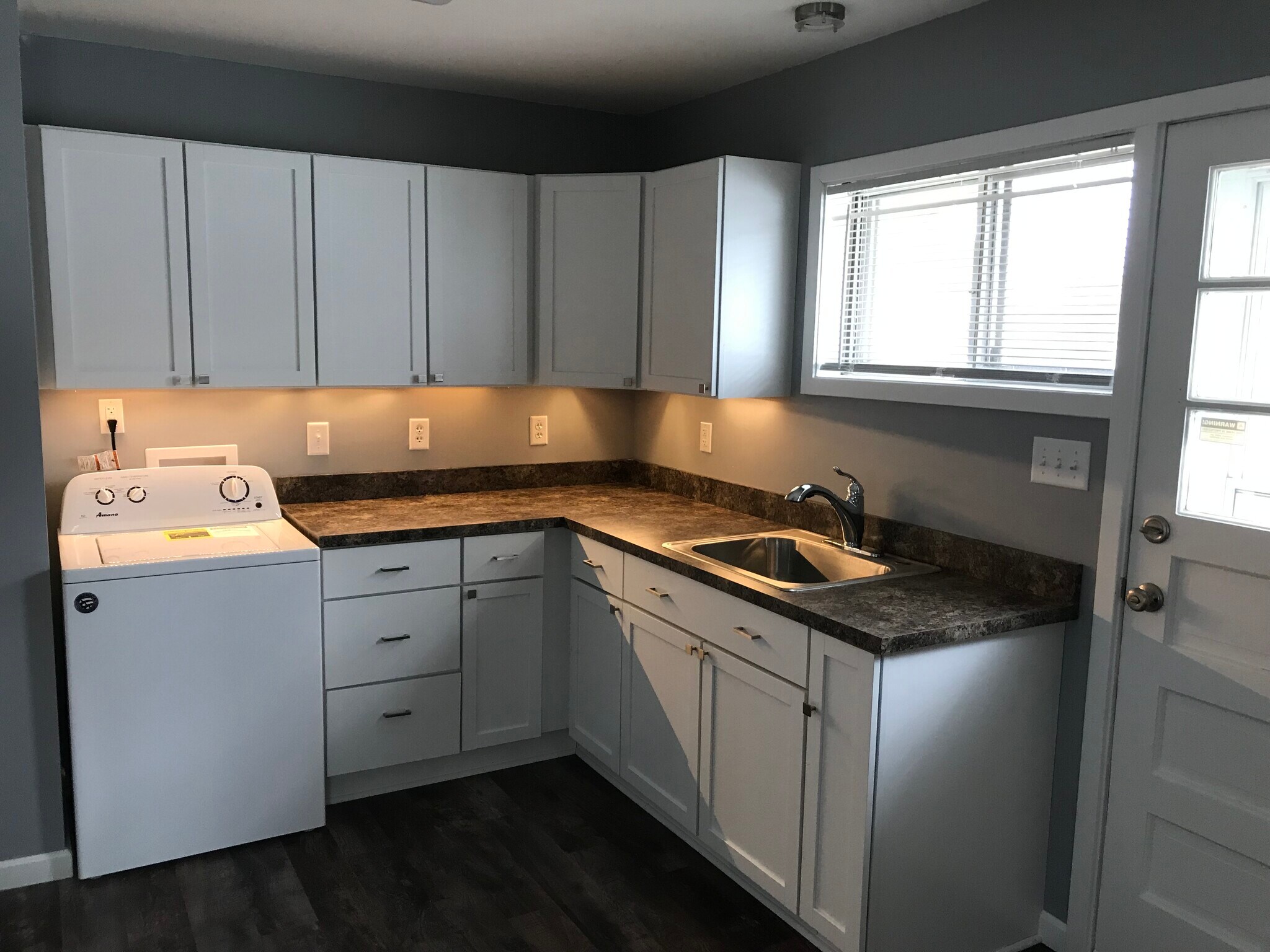 Building Photo - 4204 Woodvale Dr