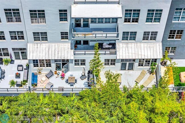 Building Photo - 425 N Andrews Ave