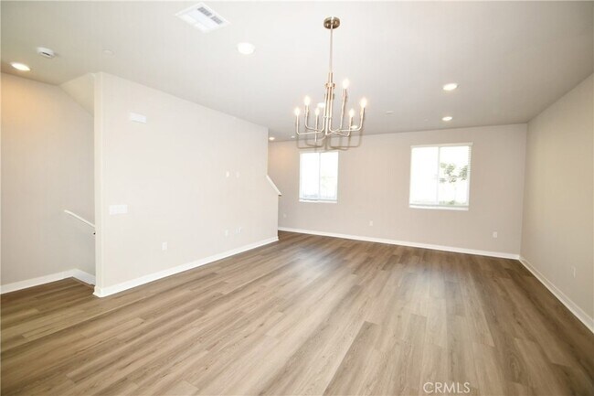 Building Photo - 1487 Skyline Ln