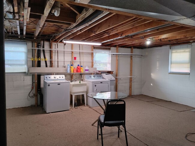 Building Photo - ALL UTILITIES PAID - FULLY FURNISHED