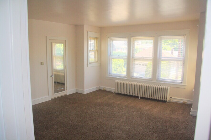 Living Room - 328 High Street