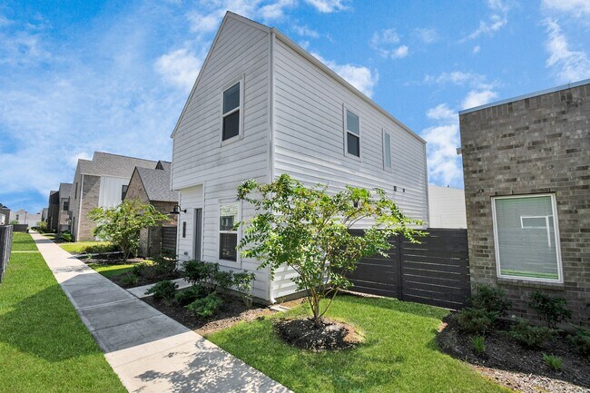 Building Photo - 23823 Cumberland Ridge Dr