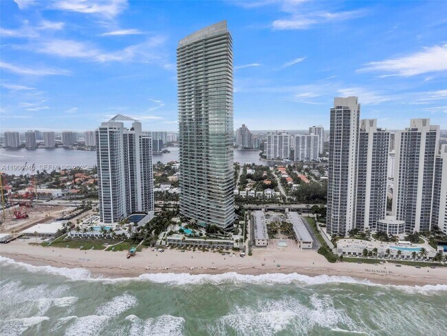 Building Photo - 18975 Collins Ave