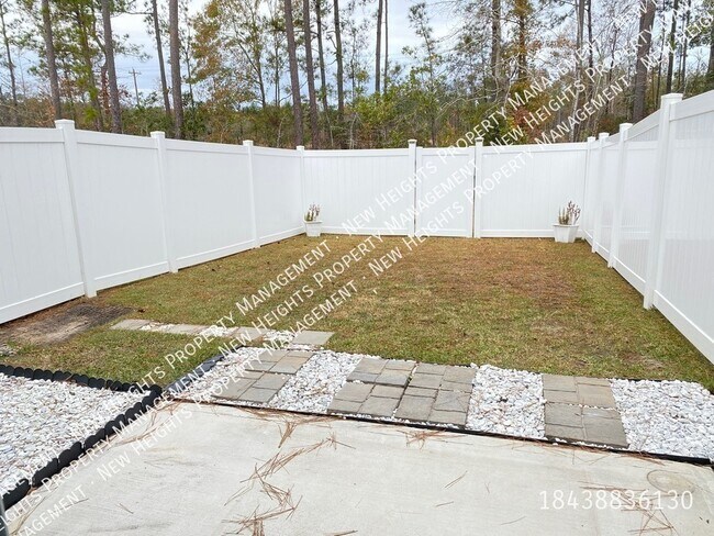 Building Photo - Adorable Townhome in Cane Bay!