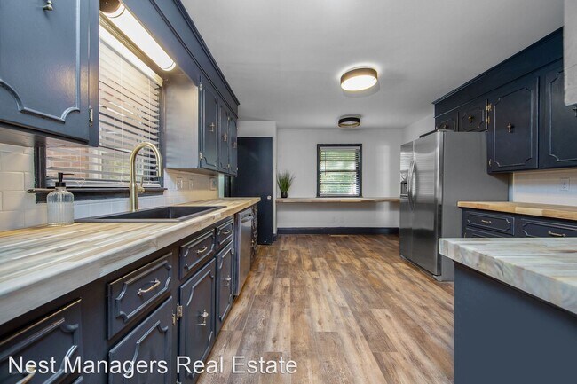 Building Photo - 3 br, 2 bath House - 315 Parkview Ave