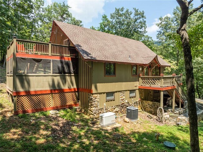 Building Photo - 771 Little Hendricks Mountain Rd
