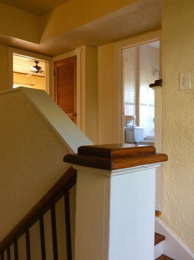 Building Photo - 382 Ellamar Rd