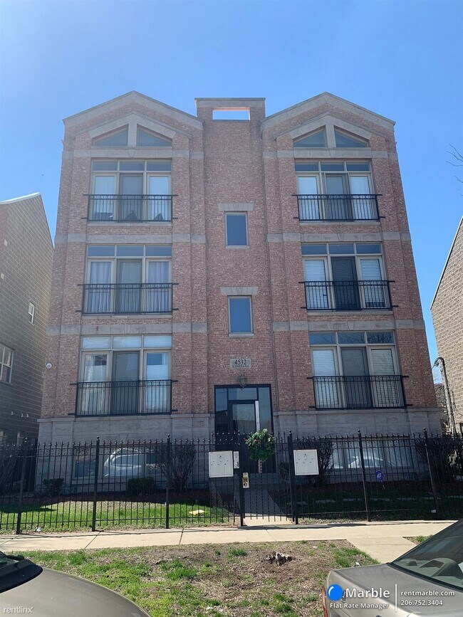 3 br, 2 bath Condo 4532 S Indiana Ave Ap... 4532 S Indiana Ave