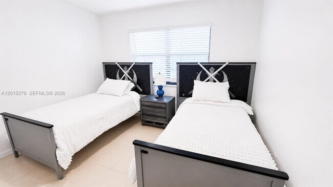 Building Photo - 5339 Treetops Dr