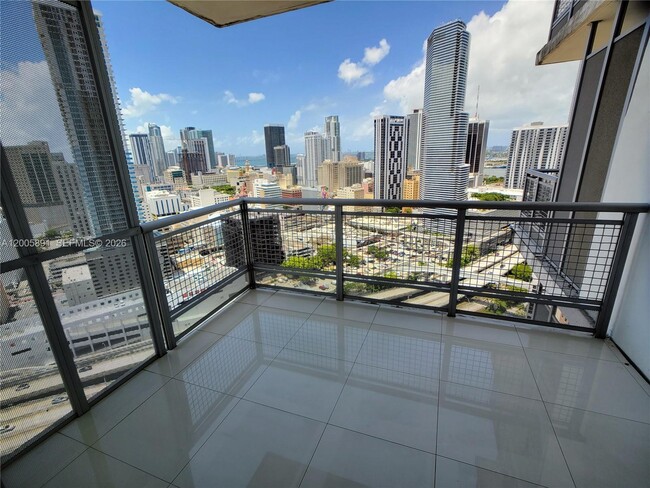 Building Photo - 350 S Miami Ave