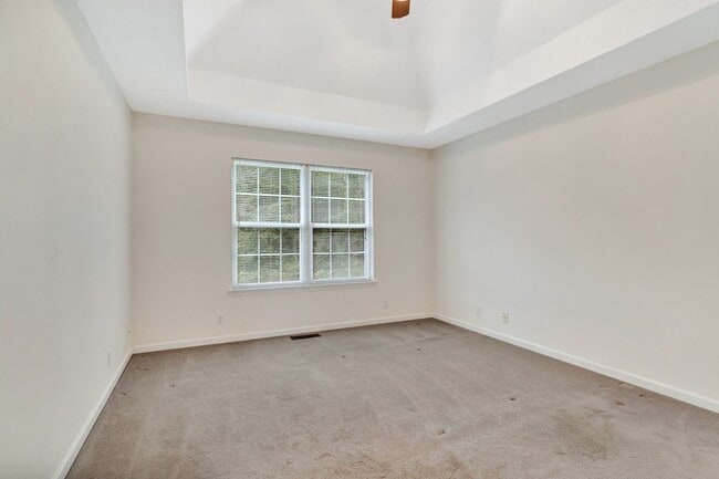 Building Photo - One acre lot with first floor suite in bea...