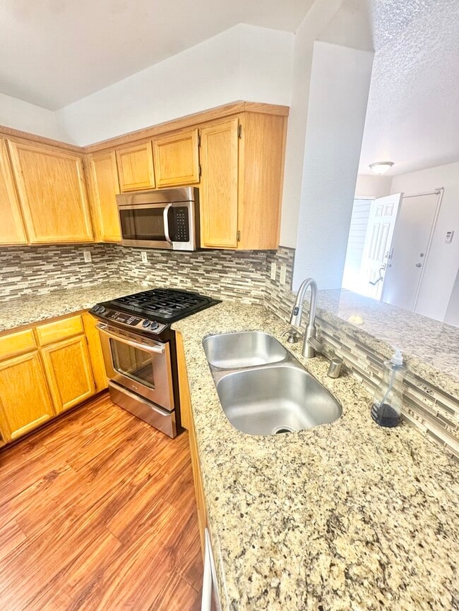 Building Photo - Beautiful 3-Bedroom Home in Gated Woodbridge Community!