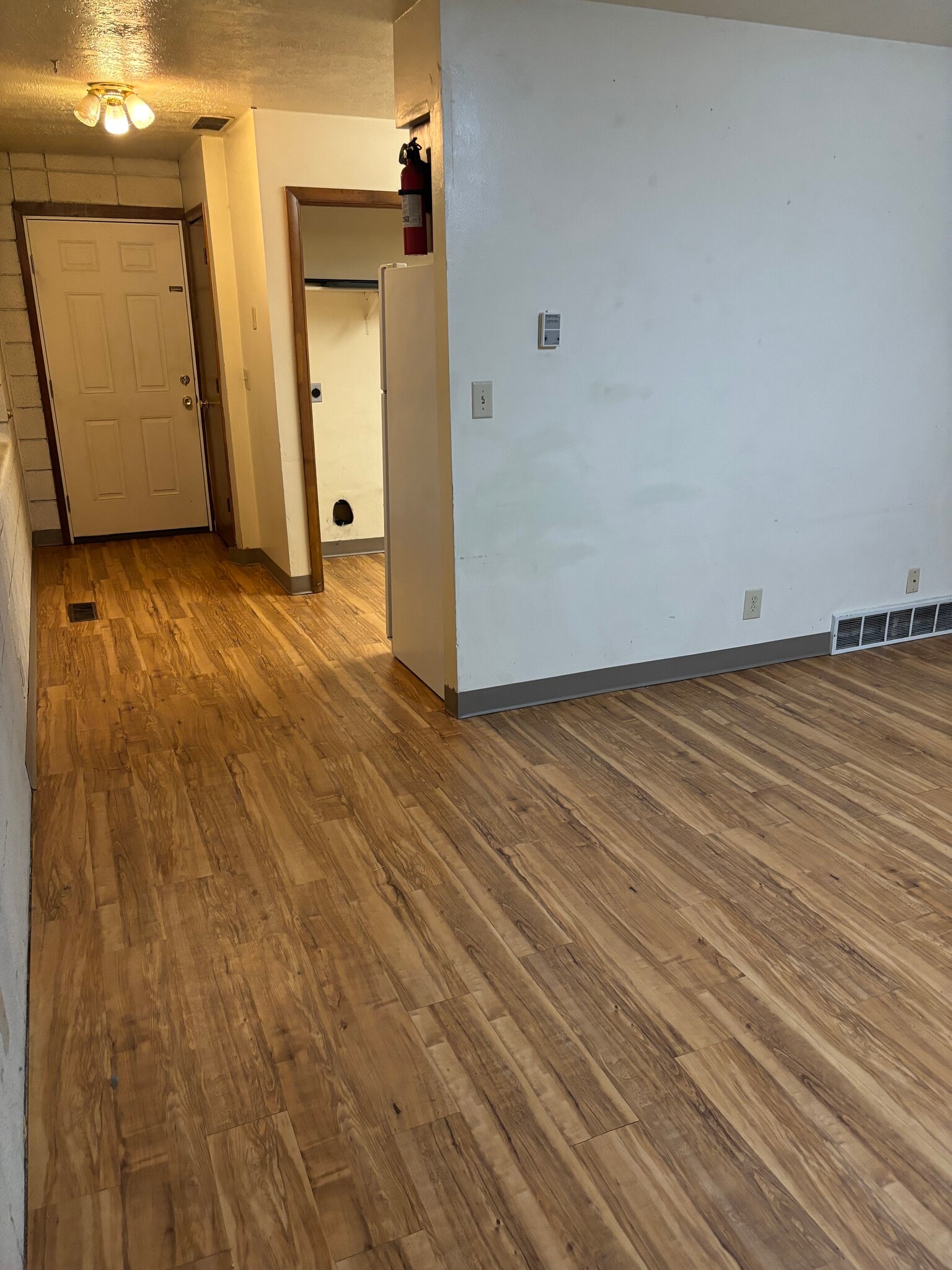 Building Photo - 70 W 700 N