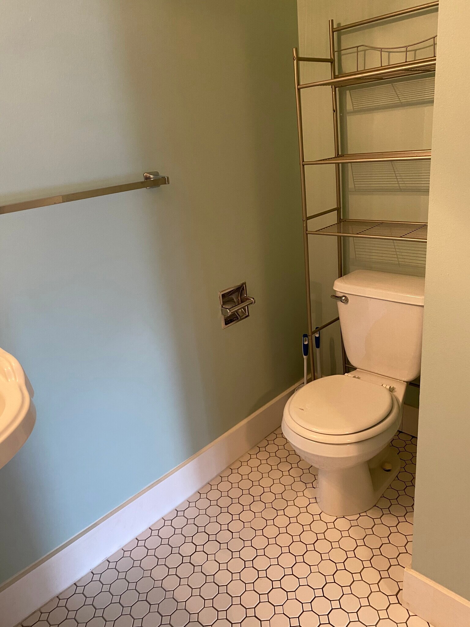 Building Photo - 1135 S Washington Ave #14