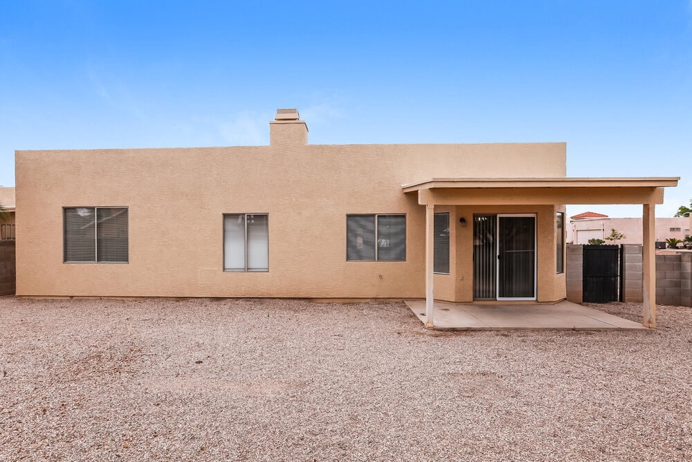 Building Photo - 1534 W Churchill Pl