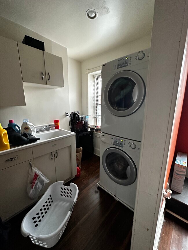 Building Photo - 1830 Swann St NW