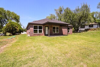 Building Photo - Beautiful new construction with nice amenities with a country feel.