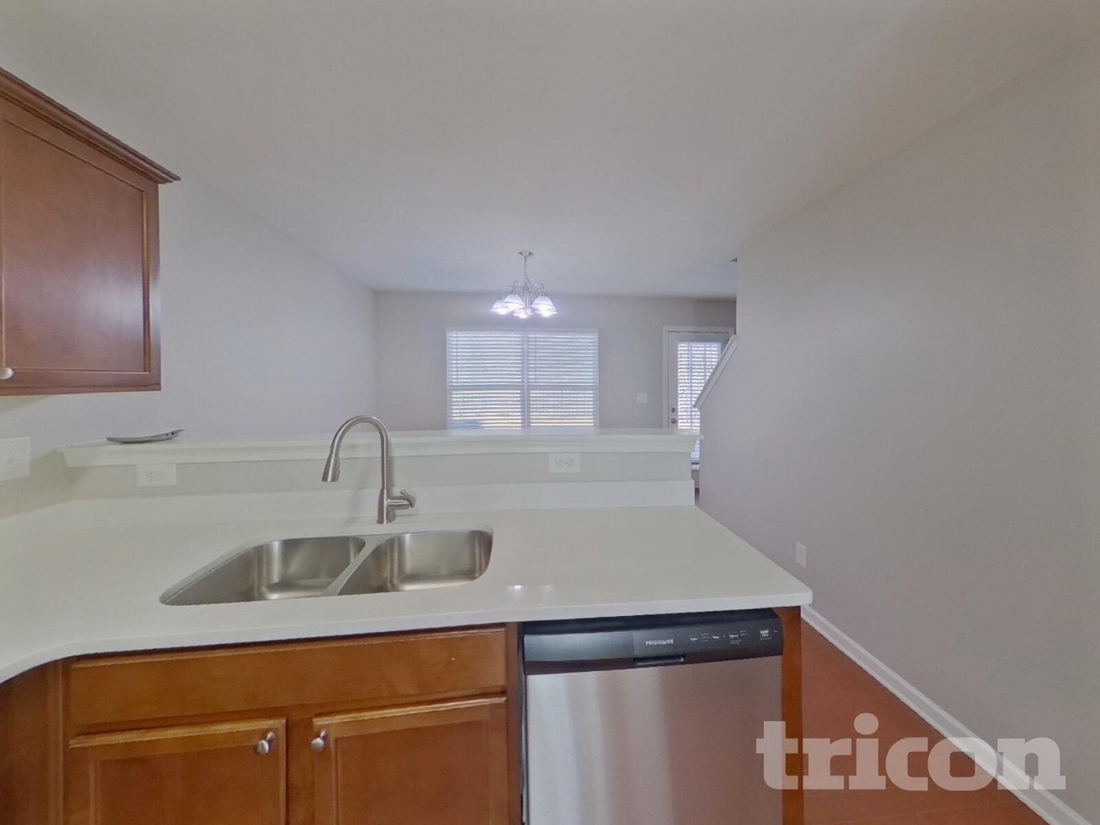 Building Photo - 9425 Macquarie Ln