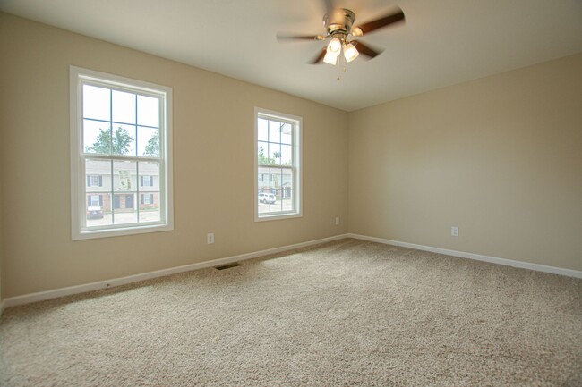 Building Photo - Pet Friendly Two Bedroom!