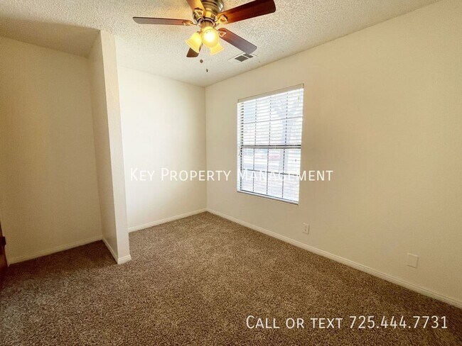 Building Photo - TWO STORY 4 BEDROOM WITH POOL NEAR SPRING ...