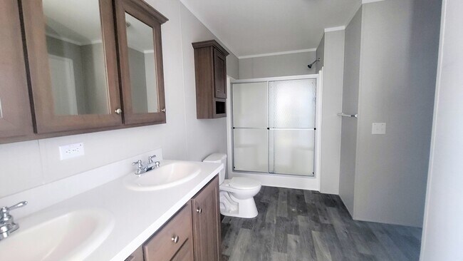 Building Photo - 537 Iowa
