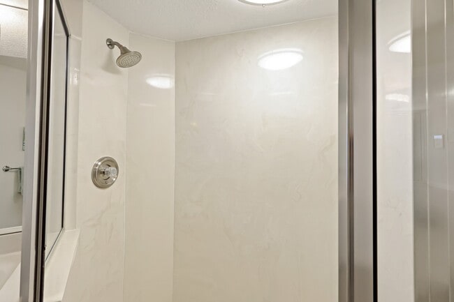 Building Photo - 5051 N Hwy A1A