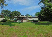 Building Photo - 20742 Meadowbrook Dr
