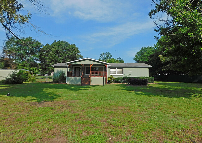 Primary Photo - 20742 Meadowbrook Dr