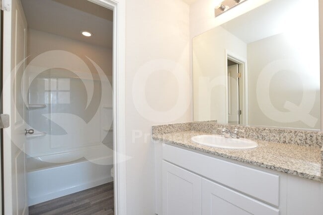 Building Photo - 777 Silvercreek Ln