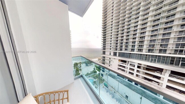 Building Photo - 4001 S Ocean Dr