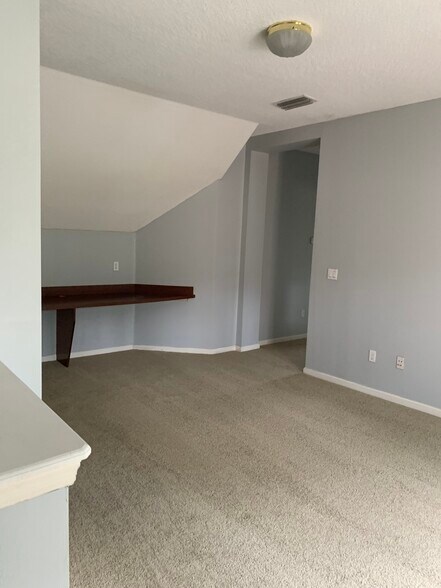 Building Photo - 1384 Eagle Crossing Dr