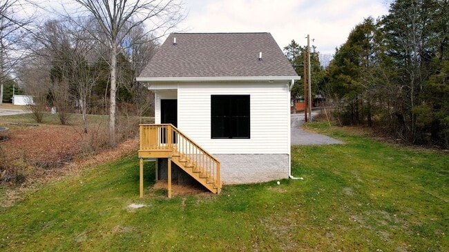 Building Photo - 232 Twin Cove Dr